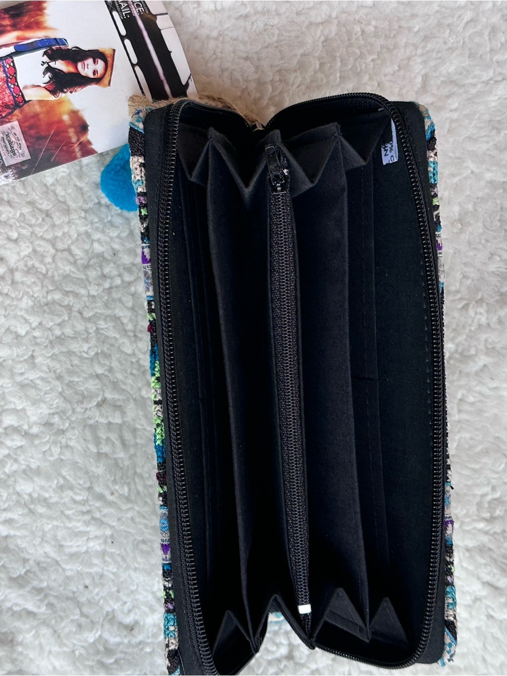 Handcrafted Multicolor Embroidered Zip Wallet - Picture 3 of 6